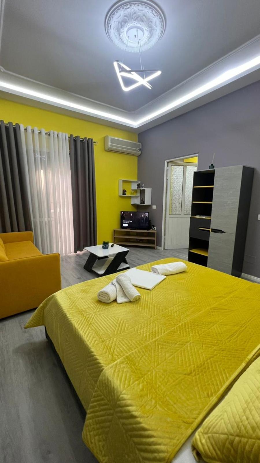 Algen Room'S Berat Exteriör bild